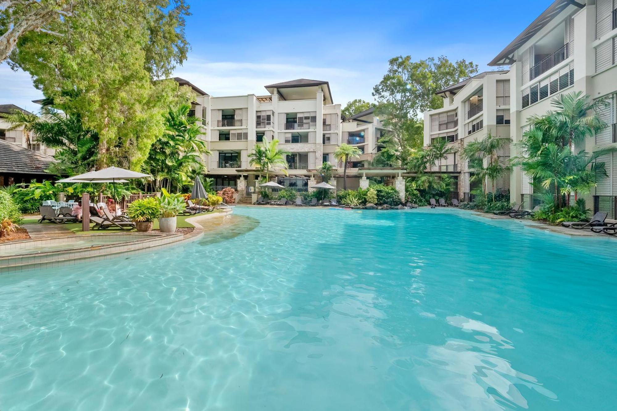 Private Apartments In The Temple Beachfront Resort パーム・コーブ エクステリア 写真